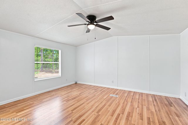 176 MELROSE LANDING Drive, Hawthorne, FL 32640