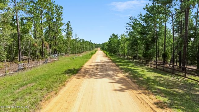 176 MELROSE LANDING Drive, Hawthorne, FL 32640