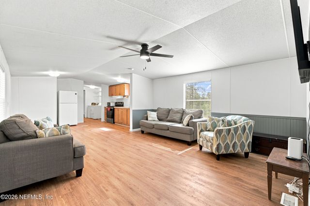176 MELROSE LANDING Drive, Hawthorne, FL 32640