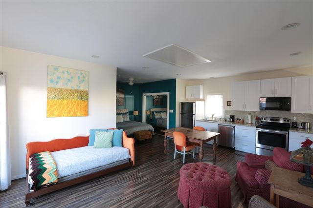 1625 Harvard Street B, Houston, TX 77008