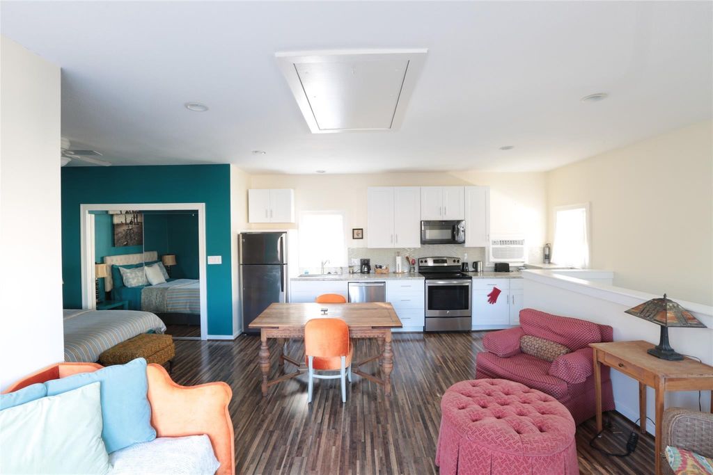 1625 Harvard Street B, Houston, TX 77008