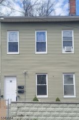 32 Hillman St, Paterson City, NJ 07522
