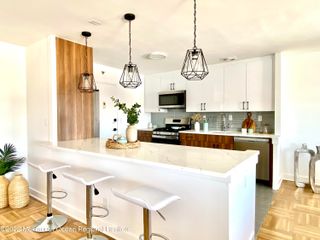 122-5C Bodman Place, Red Bank, NJ 07701