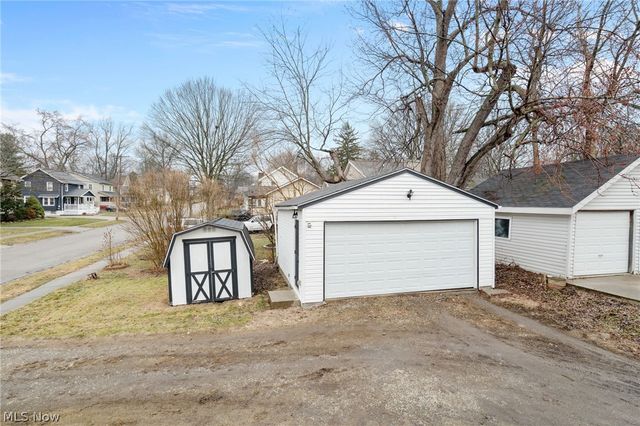 847 Sackett Avenue, Cuyahoga Falls, OH 44221