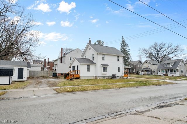 847 Sackett Avenue, Cuyahoga Falls, OH 44221