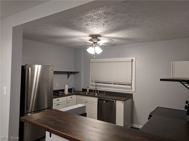 847 Sackett Avenue, Cuyahoga Falls, OH 44221