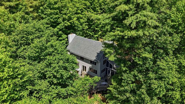 10 Eaton Road, Amherst, NH 03031