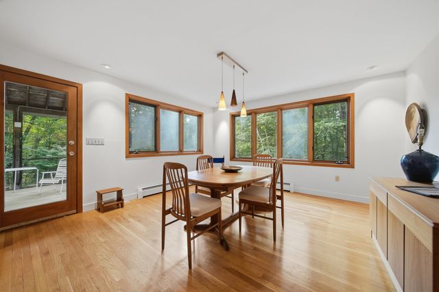10 Eaton Road, Amherst, NH 03031