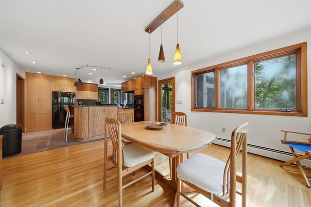 10 Eaton Road, Amherst, NH 03031