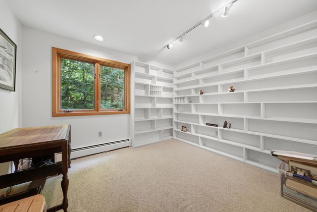 10 Eaton Road, Amherst, NH 03031