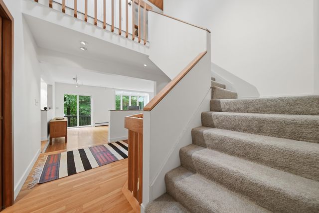 10 Eaton Road, Amherst, NH 03031