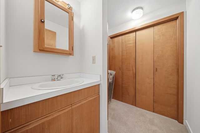 10 Eaton Road, Amherst, NH 03031