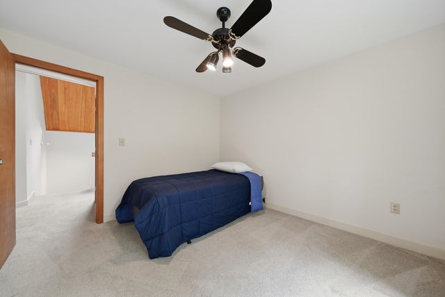 10 Eaton Road, Amherst, NH 03031