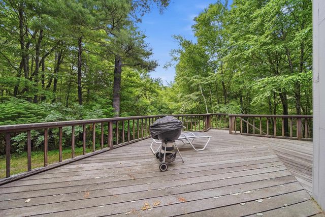10 Eaton Road, Amherst, NH 03031