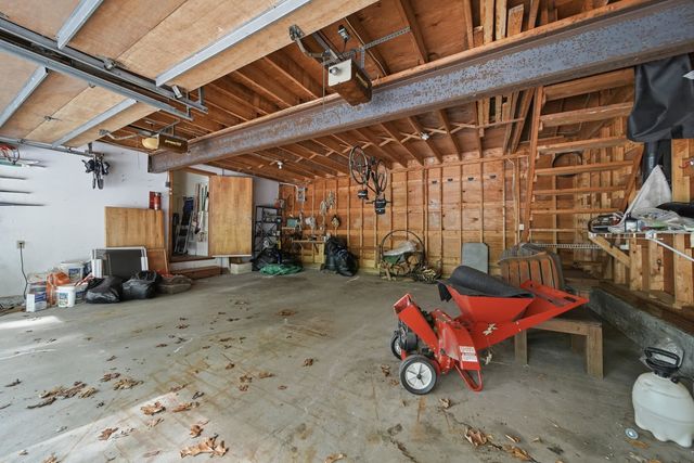 10 Eaton Road, Amherst, NH 03031