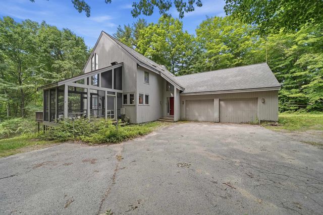 10 Eaton Road, Amherst, NH 03031