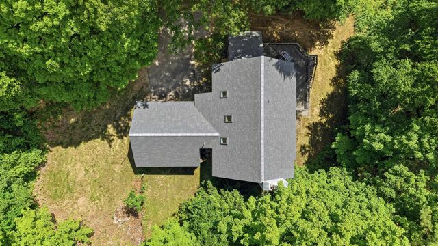 10 Eaton Road, Amherst, NH 03031