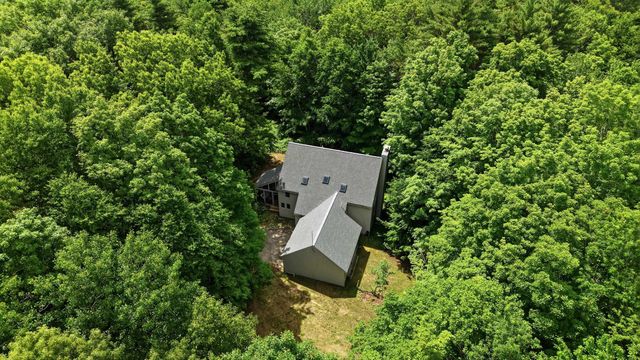 10 Eaton Road, Amherst, NH 03031