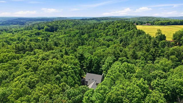 10 Eaton Road, Amherst, NH 03031