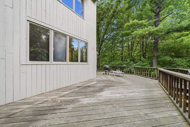 10 Eaton Road, Amherst, NH 03031