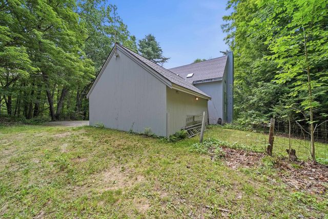 10 Eaton Road, Amherst, NH 03031