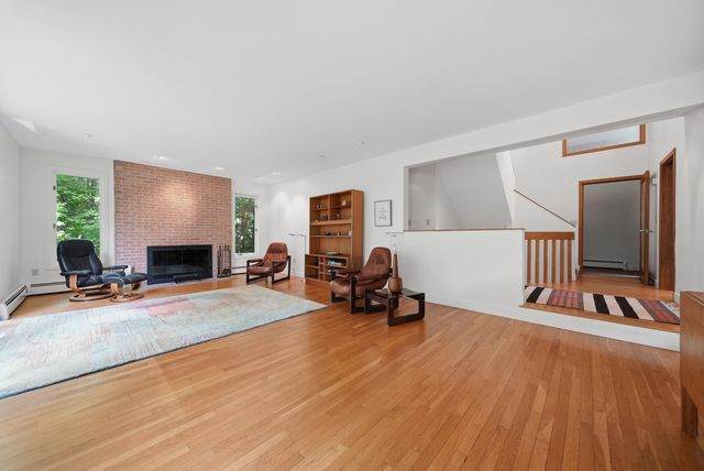 10 Eaton Road, Amherst, NH 03031