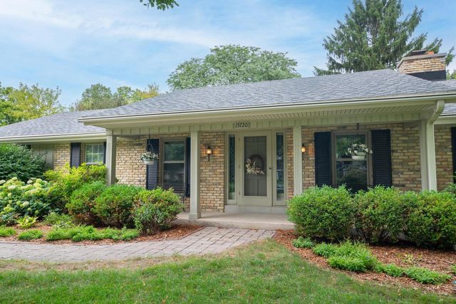 15720 W Roualt STREET, Brookfield, WI 53005