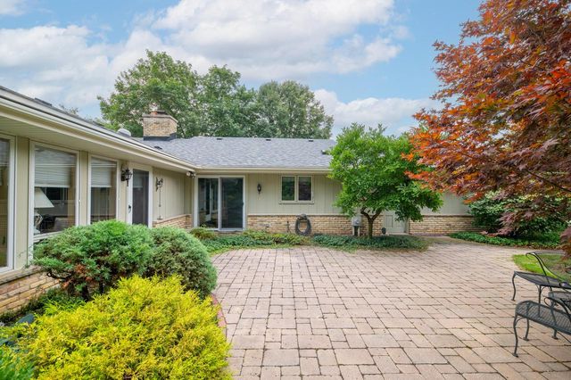 15720 W Roualt STREET, Brookfield, WI 53005