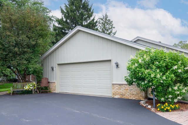 15720 W Roualt STREET, Brookfield, WI 53005