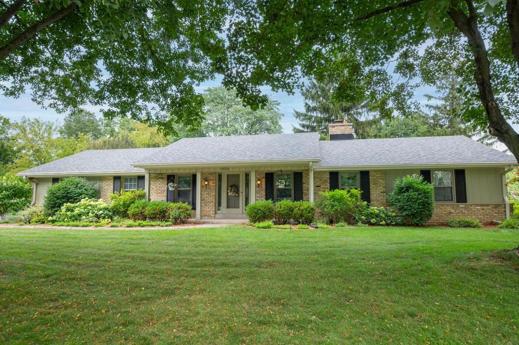 15720 W Roualt STREET, Brookfield, WI 53005