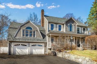 5 Hunter Cir, Milford, MA 01757