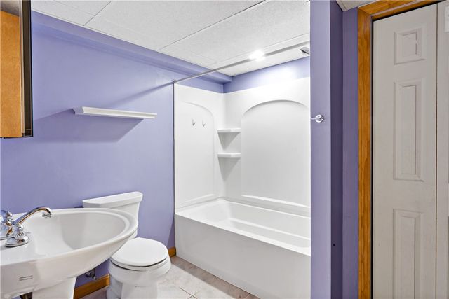 10 Partridge Drive, Exeter, RI 02822