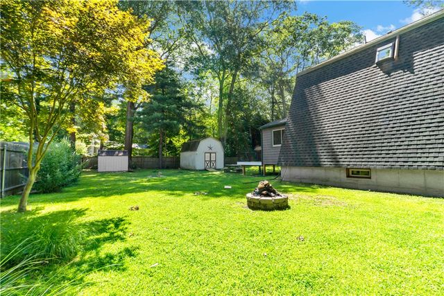 10 Partridge Drive, Exeter, RI 02822