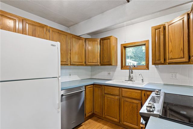 10 Partridge Drive, Exeter, RI 02822