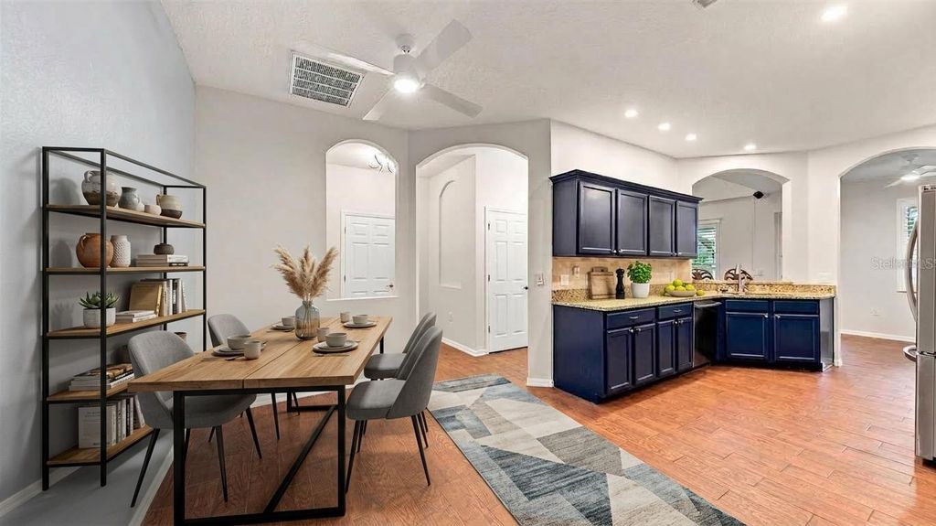 Image 11 of property listing at 6302 ROSEFINCH COURT 102, Bradenton, FL 34202
