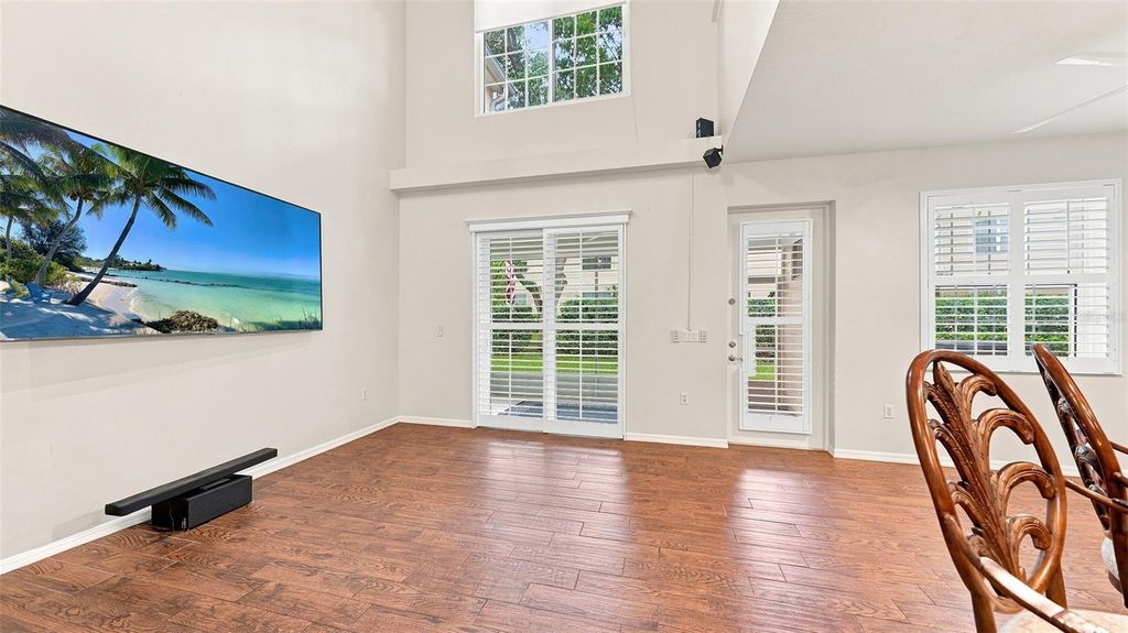 Image 20 of property listing at 6302 ROSEFINCH COURT 102, Bradenton, FL 34202