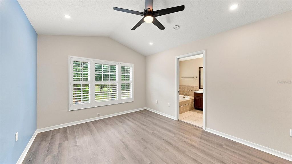 Image 27 of property listing at 6302 ROSEFINCH COURT 102, Bradenton, FL 34202