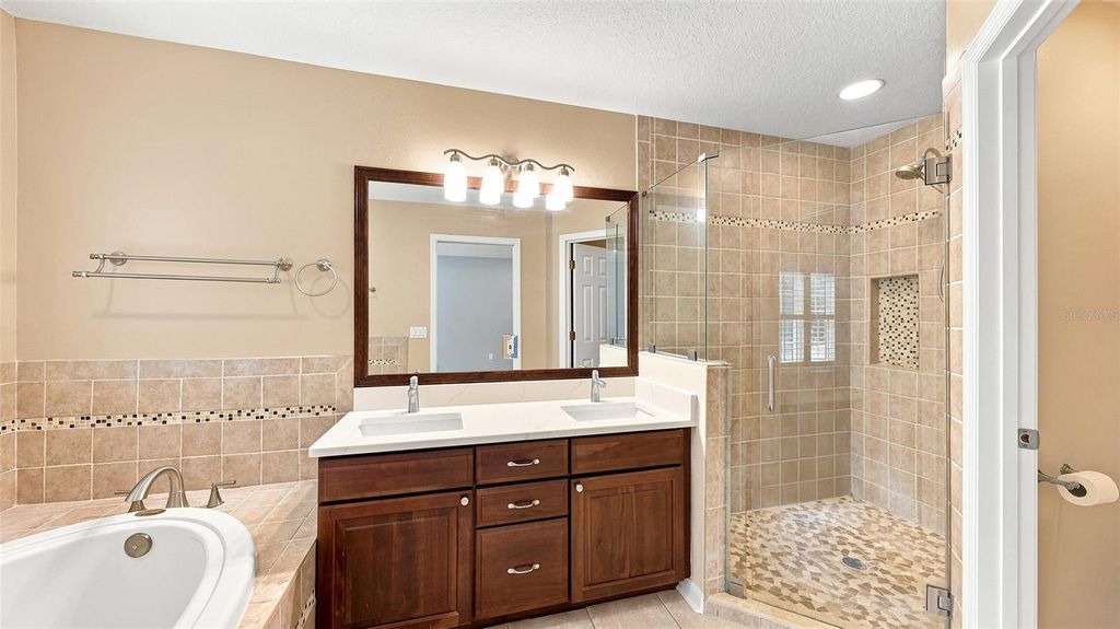 Image 29 of property listing at 6302 ROSEFINCH COURT 102, Bradenton, FL 34202