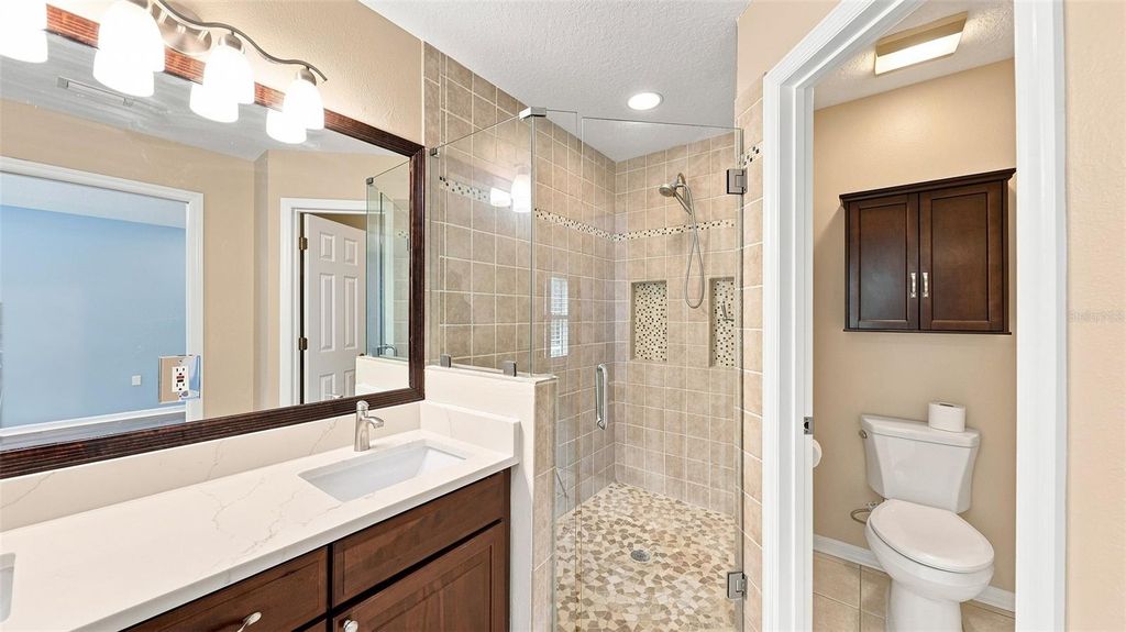 Image 30 of property listing at 6302 ROSEFINCH COURT 102, Bradenton, FL 34202