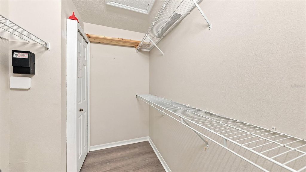 Image 37 of property listing at 6302 ROSEFINCH COURT 102, Bradenton, FL 34202
