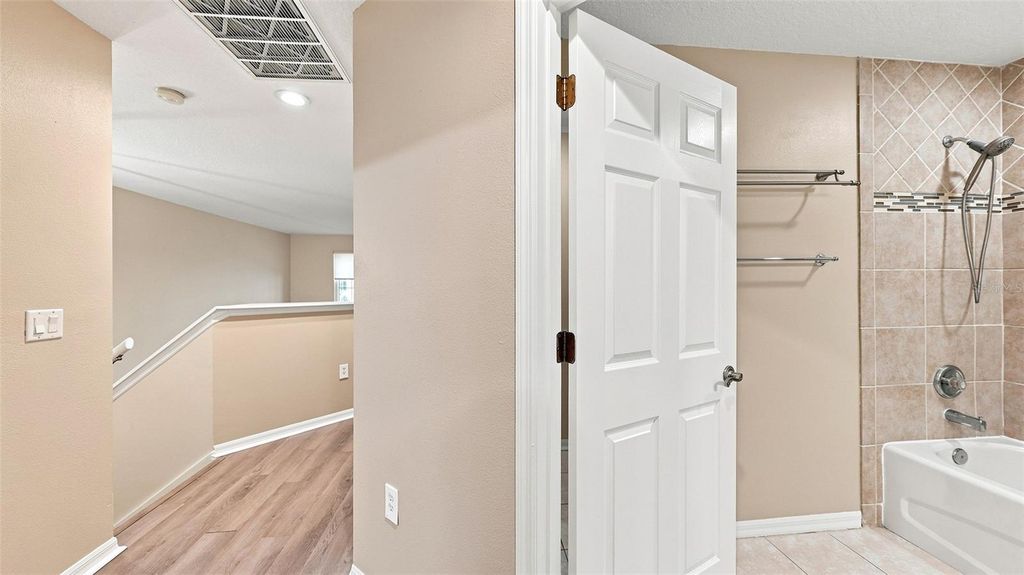 Image 38 of property listing at 6302 ROSEFINCH COURT 102, Bradenton, FL 34202