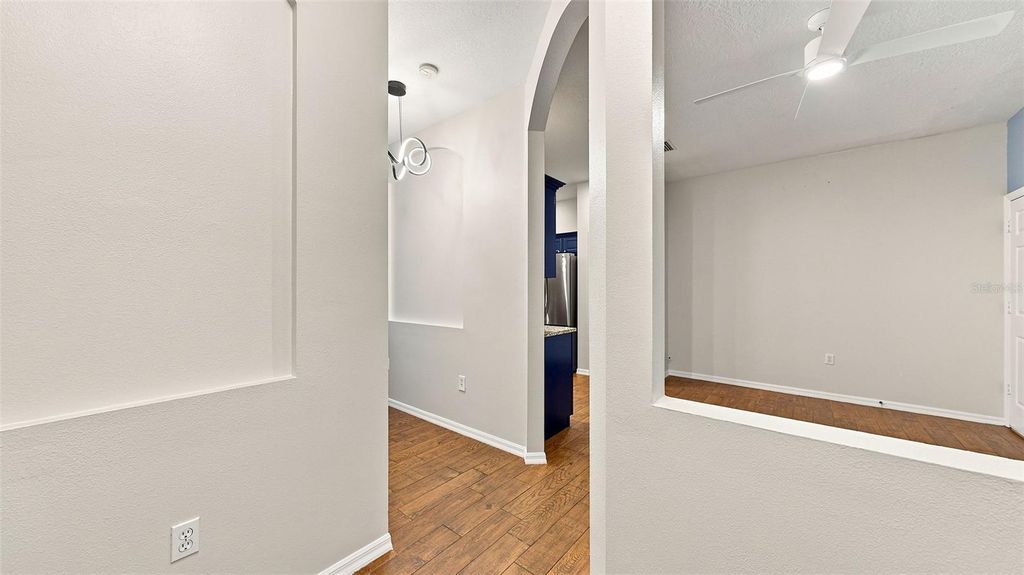 Image 6 of property listing at 6302 ROSEFINCH COURT 102, Bradenton, FL 34202