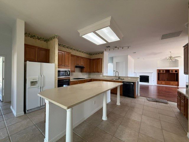 202 Stonegate Lane, Sunnyvale, TX 75182