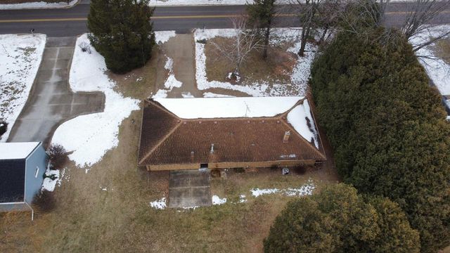 2421 Wallace Lake ROAD, West Bend, WI 53090