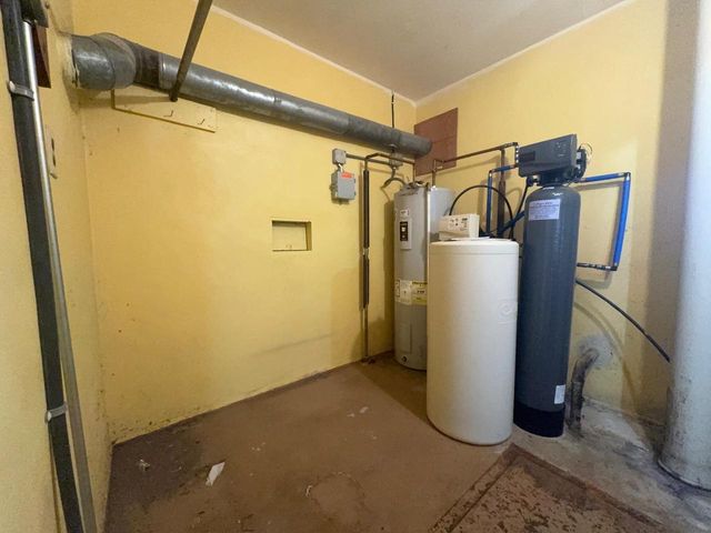 2421 Wallace Lake ROAD, West Bend, WI 53090