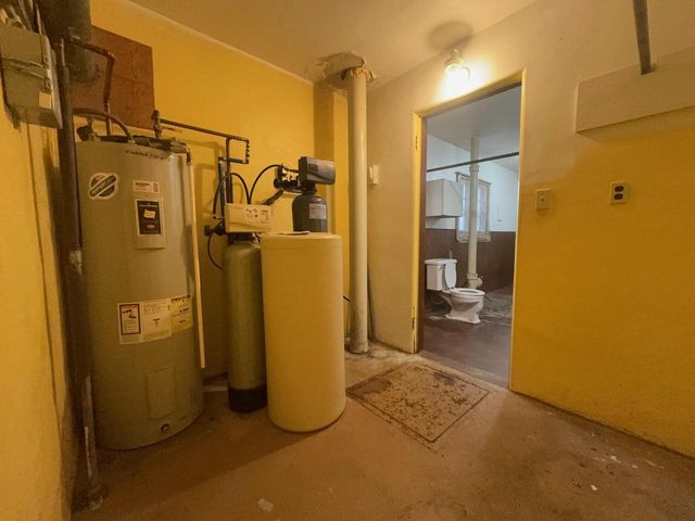 2421 Wallace Lake ROAD, West Bend, WI 53090