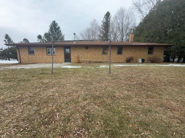 2421 Wallace Lake ROAD, West Bend, WI 53090