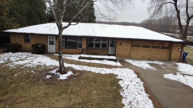 2421 Wallace Lake ROAD, West Bend, WI 53090