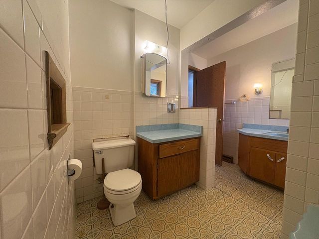 2421 Wallace Lake ROAD, West Bend, WI 53090