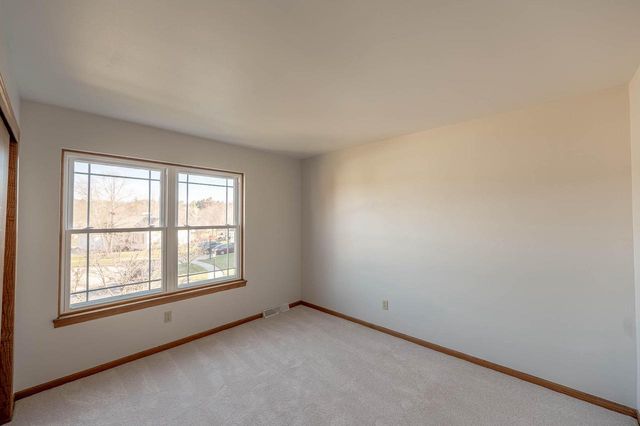 2000 Cloverview COURT, Waukesha, WI 53186